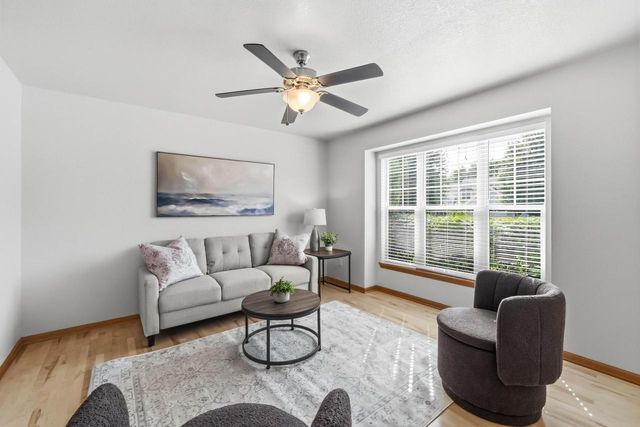W273N2420 Arlington COURT, Pewaukee, WI 53072