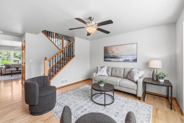 W273N2420 Arlington COURT, Pewaukee, WI 53072