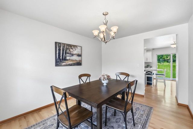 W273N2420 Arlington COURT, Pewaukee, WI 53072