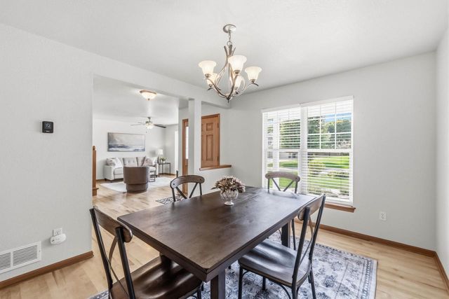 W273N2420 Arlington COURT, Pewaukee, WI 53072