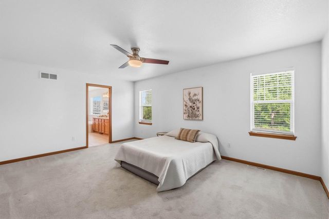 W273N2420 Arlington COURT, Pewaukee, WI 53072