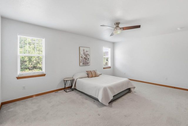 W273N2420 Arlington COURT, Pewaukee, WI 53072