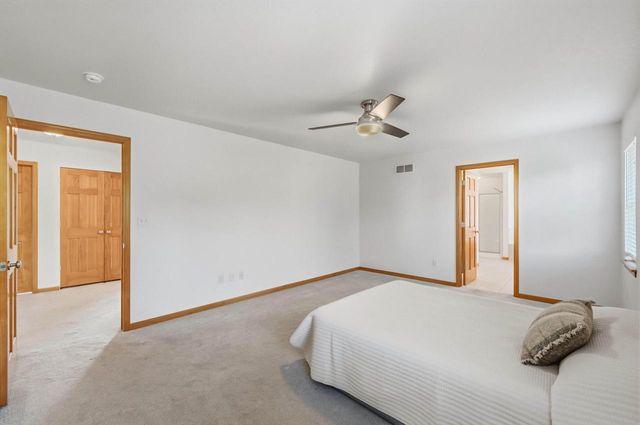 W273N2420 Arlington COURT, Pewaukee, WI 53072