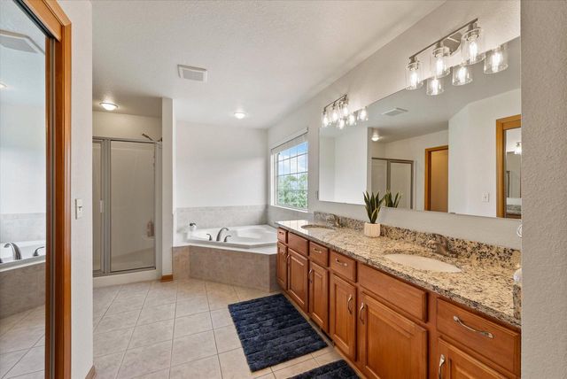 W273N2420 Arlington COURT, Pewaukee, WI 53072