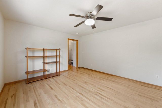 W273N2420 Arlington COURT, Pewaukee, WI 53072