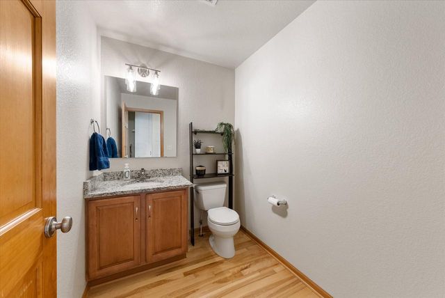 W273N2420 Arlington COURT, Pewaukee, WI 53072