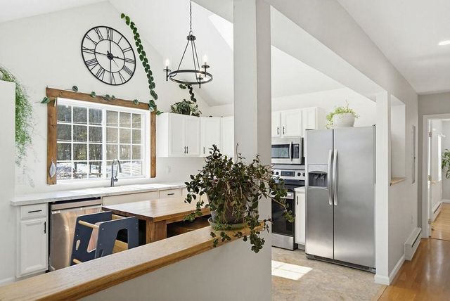 246 Cooper Hill Road, Nottingham, NH 03290