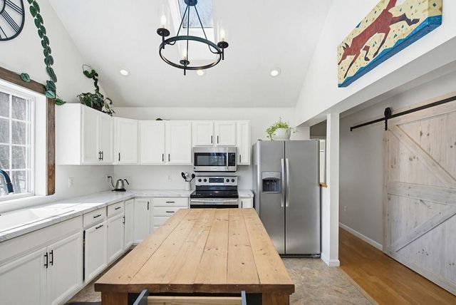 246 Cooper Hill Road, Nottingham, NH 03290