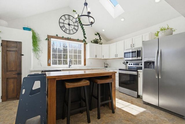 246 Cooper Hill Road, Nottingham, NH 03290