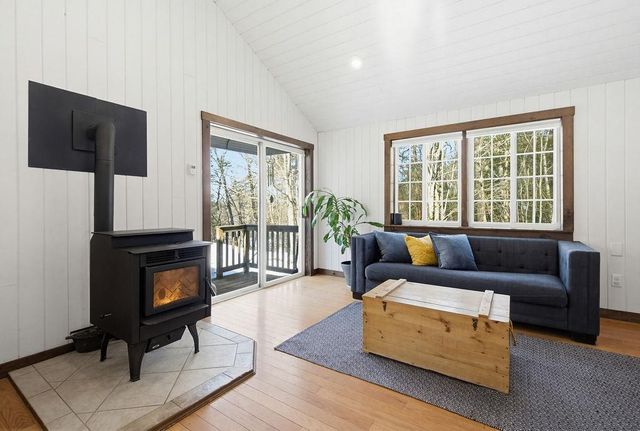 246 Cooper Hill Road, Nottingham, NH 03290