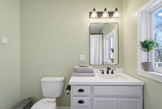 246 Cooper Hill Road, Nottingham, NH 03290