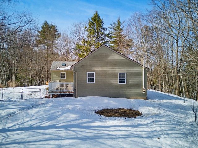 246 Cooper Hill Road, Nottingham, NH 03290