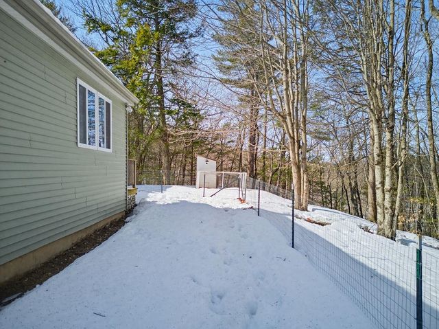 246 Cooper Hill Road, Nottingham, NH 03290