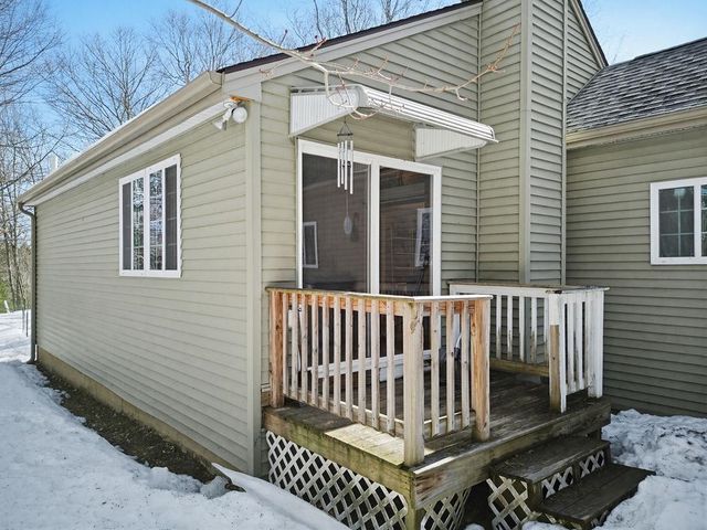 246 Cooper Hill Road, Nottingham, NH 03290