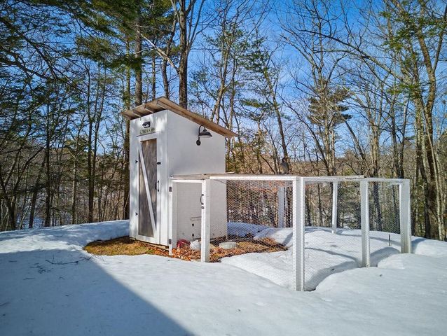 246 Cooper Hill Road, Nottingham, NH 03290