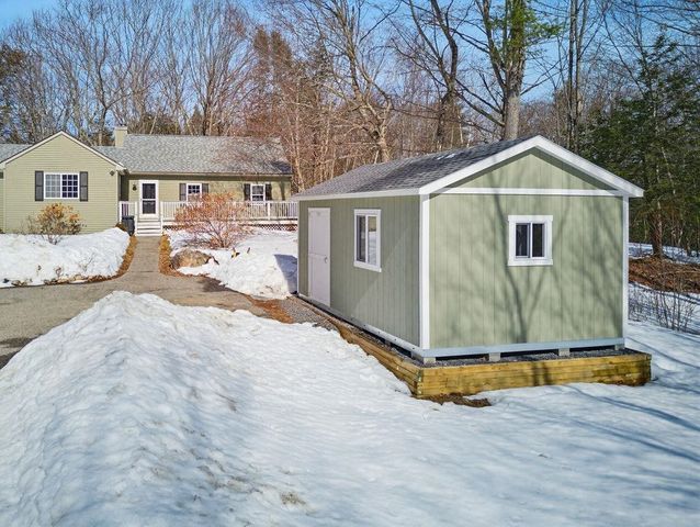 246 Cooper Hill Road, Nottingham, NH 03290