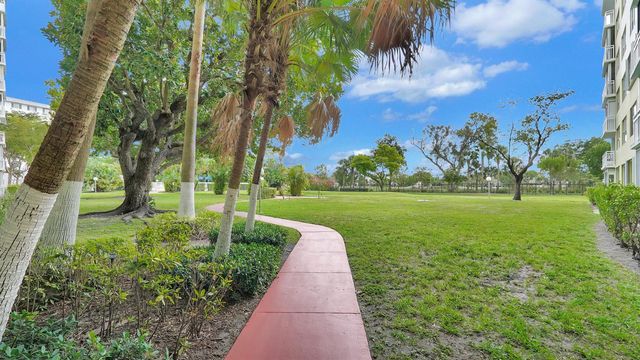 4400 Hillcrest Drive 719c, Hollywood, FL 33021