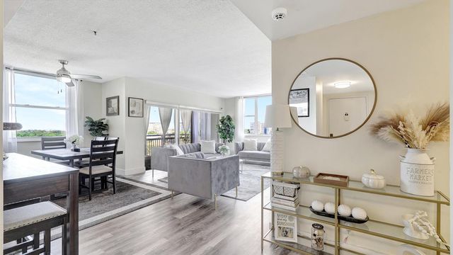 4400 Hillcrest Drive 719c, Hollywood, FL 33021