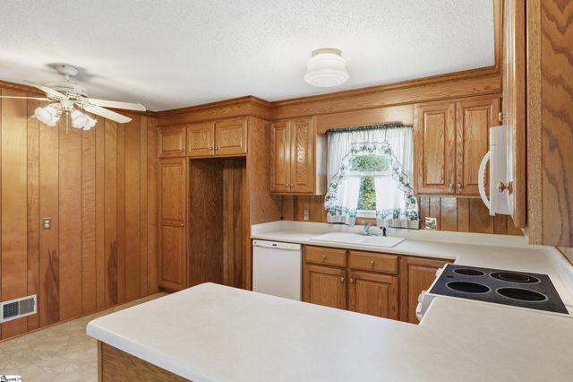 814 Mountain Vew Court, Greer, SC 29651