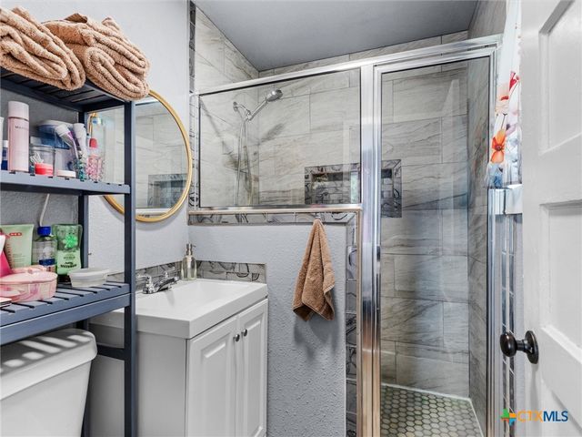 705 E Mountain Street, Seguin, TX 78155