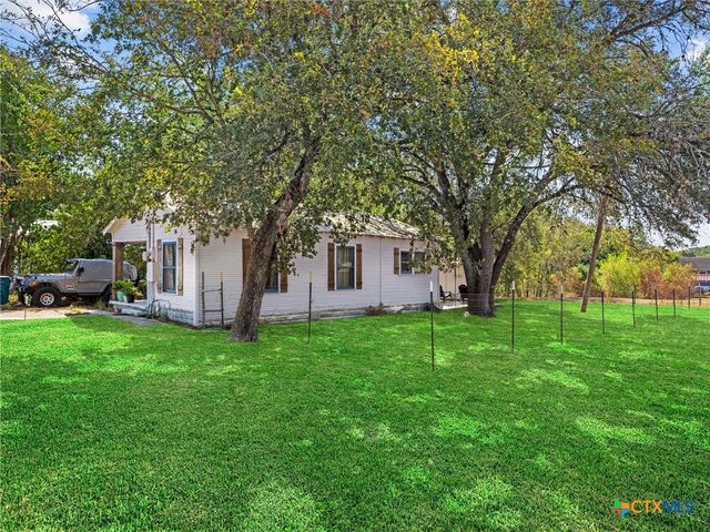 705 E Mountain Street, Seguin, TX 78155