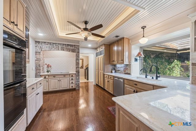 21749 Forest Waters Circle, Garden Ridge, TX 78266