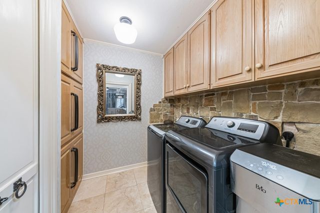 21749 Forest Waters Circle, Garden Ridge, TX 78266