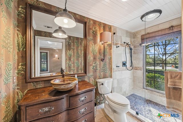 21749 Forest Waters Circle, Garden Ridge, TX 78266