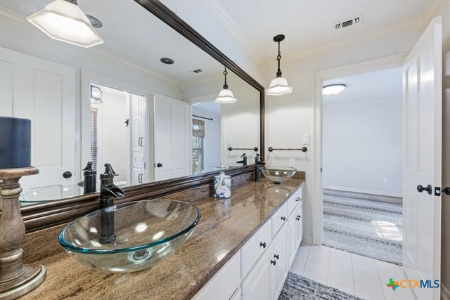 21749 Forest Waters Circle, Garden Ridge, TX 78266