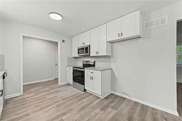 7029 Verde Drive, Kansas City, KS 66109