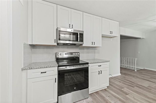 7029 Verde Drive, Kansas City, KS 66109