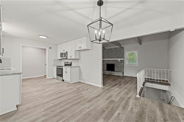 7029 Verde Drive, Kansas City, KS 66109