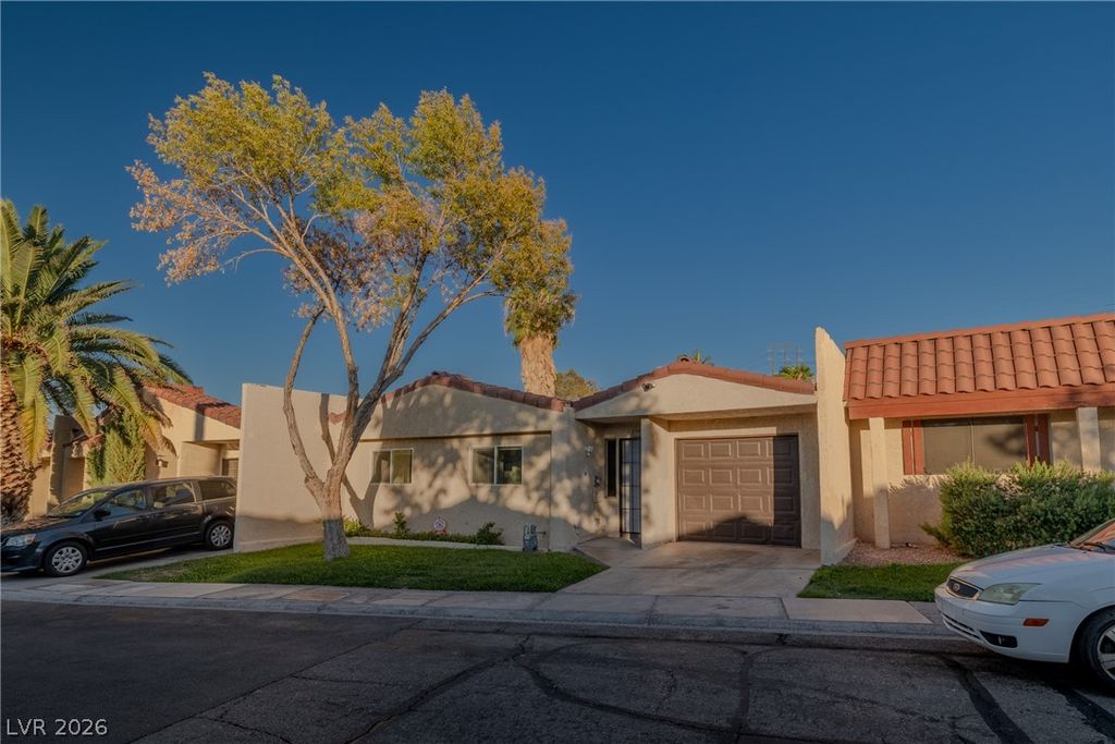5676 Hobble Creek Drive, Las Vegas, NV 89120 — photo 2
