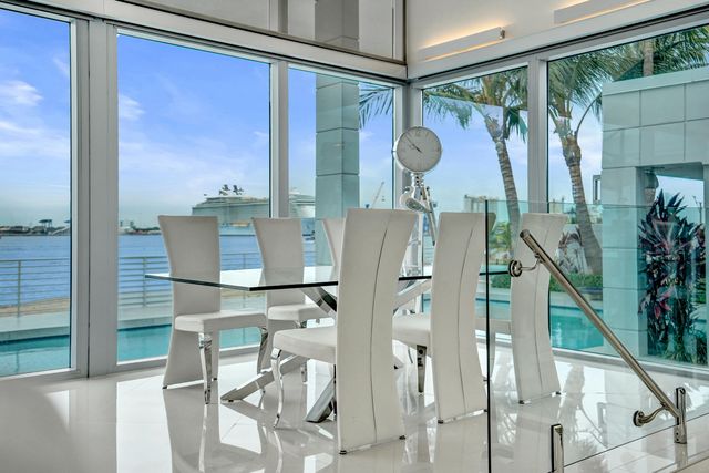 2200 SE 21ST Drive, Fort Lauderdale, FL 33316