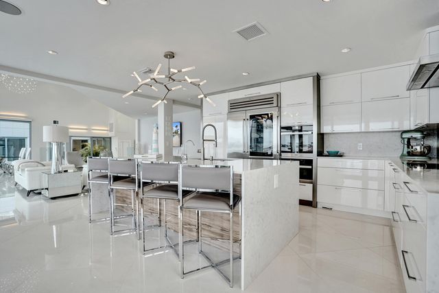 2200 SE 21ST Drive, Fort Lauderdale, FL 33316