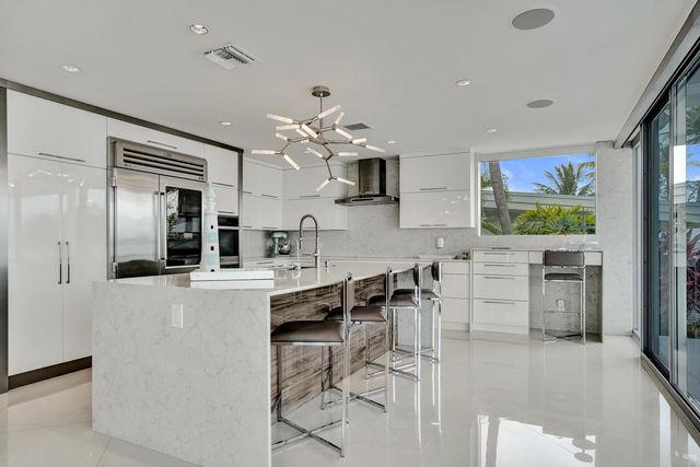 2200 SE 21ST Drive, Fort Lauderdale, FL 33316