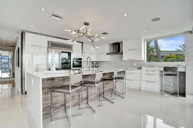 2200 SE 21ST Drive, Fort Lauderdale, FL 33316