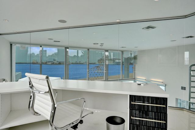 2200 SE 21ST Drive, Fort Lauderdale, FL 33316