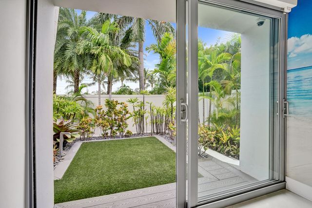 2200 SE 21ST Drive, Fort Lauderdale, FL 33316