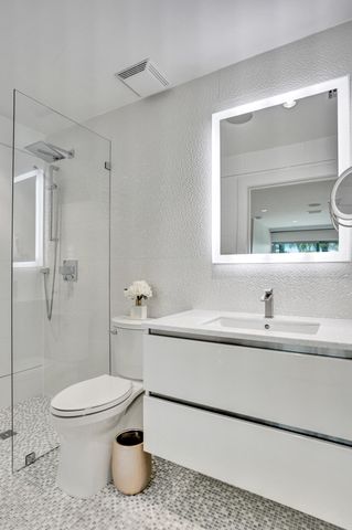 2200 SE 21ST Drive, Fort Lauderdale, FL 33316
