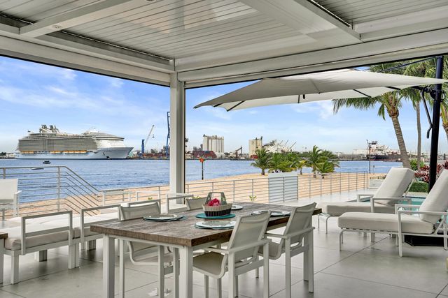 2200 SE 21ST Drive, Fort Lauderdale, FL 33316