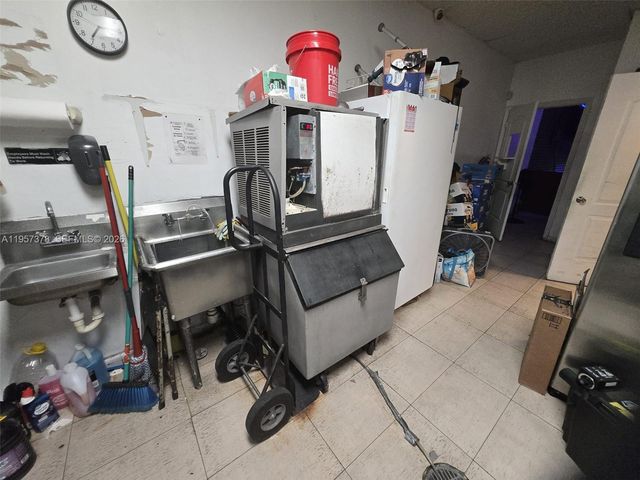 1059 NW 119th St, North Miami, FL 33168