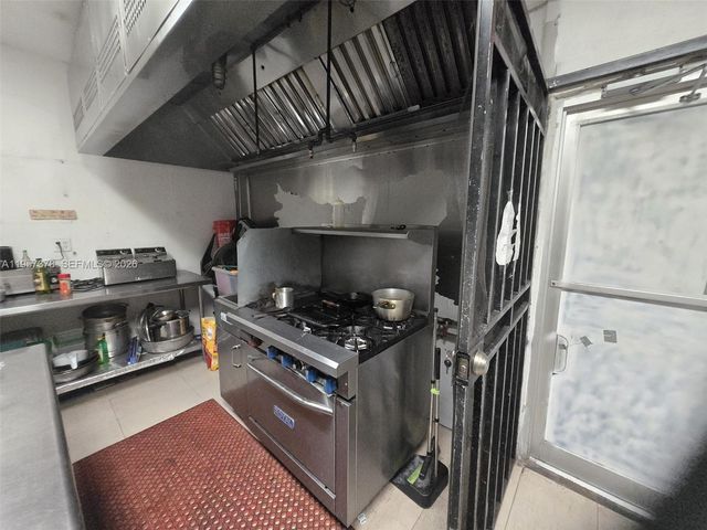 1059 NW 119th St, North Miami, FL 33168