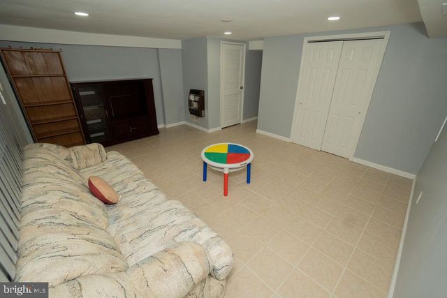 9957 SANDY RD, Philadelphia, PA 19115