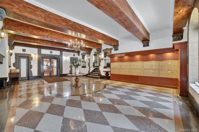 10 Nosband Avenue 6M, White Plains, NY 10605