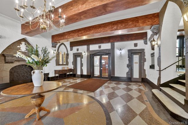 10 Nosband Avenue 6M, White Plains, NY 10605