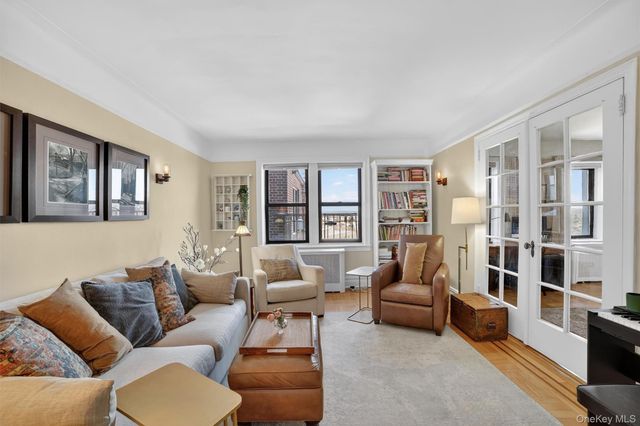 10 Nosband Avenue 6M, White Plains, NY 10605