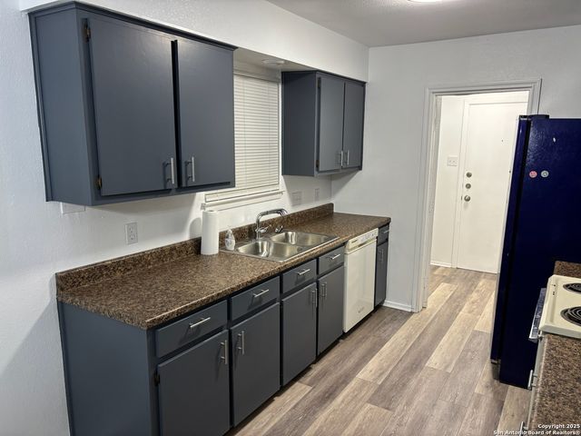 4163 Freestone, San Antonio, TX 78222