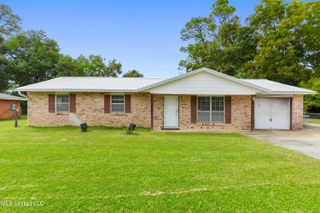 2 Sandalwood Court, D'iberville, MS 39540