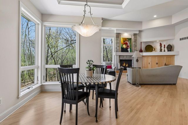 23171 Woodland Ridge Drive, Lakeville, MN 55044